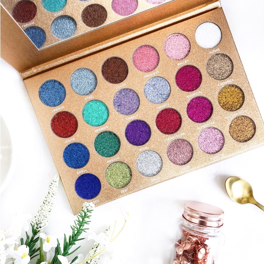 BRAND NEW!! Jolie Bomb Dot Com Palette